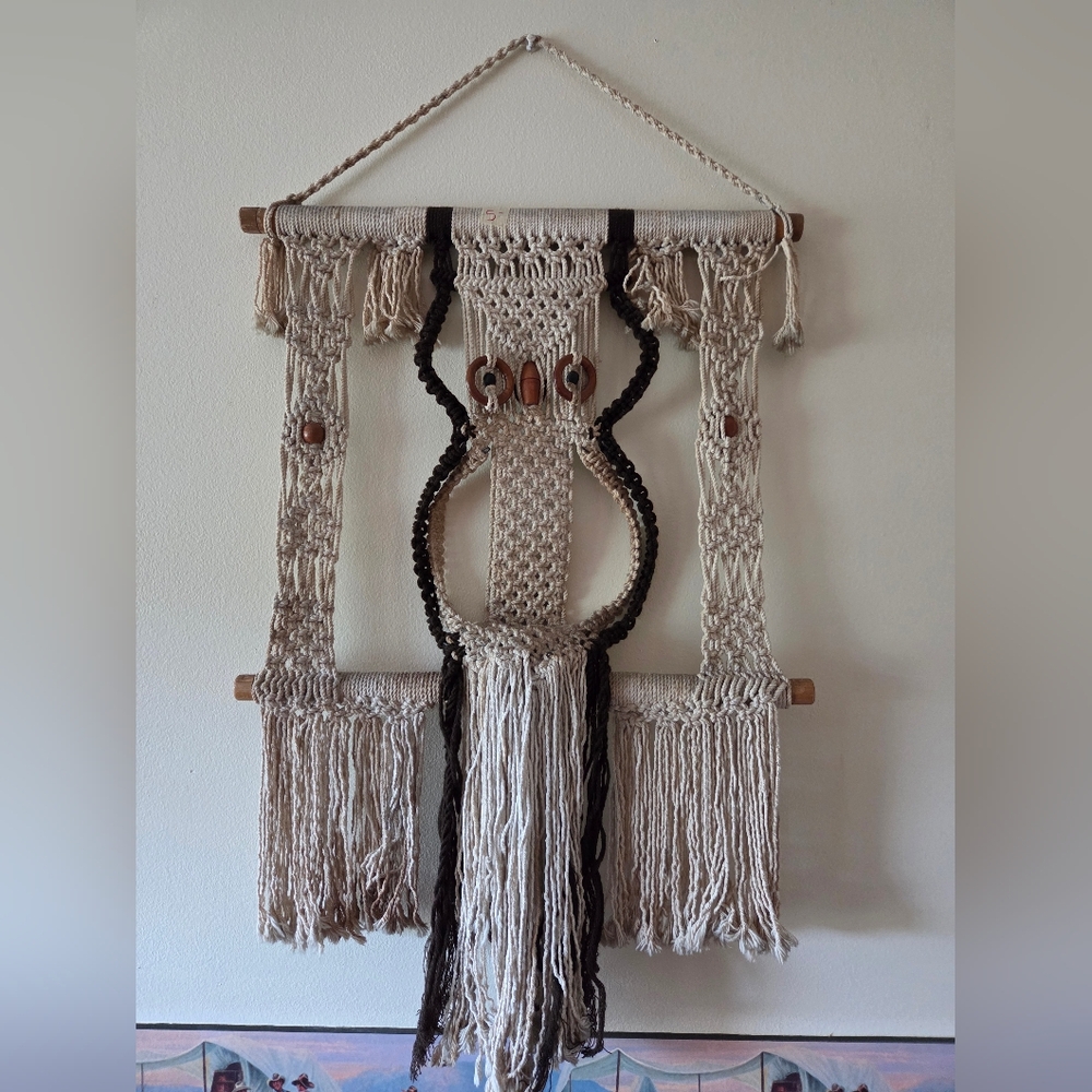 Large BoHo Owl Macrame Jute Bead Wall Hanging Vintage 1970's MCM Folk Art